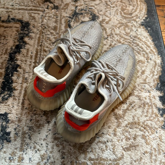 Yezzy Boost 350 V2 - Picture 6 of 12